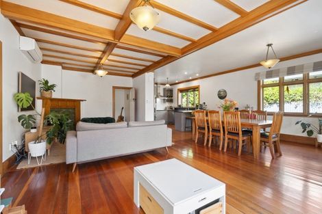 Photo of property in 27 Stanley Avenue, Palmerston North, 4414