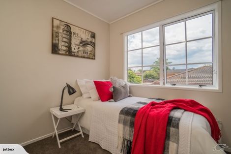 Photo of property in 2/73 Botany Road, Botany Downs, Auckland, 2010