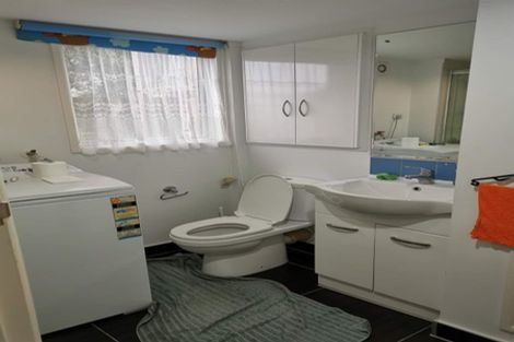 Photo of property in 30 La Trobe Street, Pakuranga Heights, Auckland, 2010