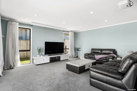 Photo of property in 16 Arbors Track, Silverdale, 0932