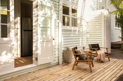 Photo of property in 2 Paparangi Crescent, Paparangi, Wellington, 6037