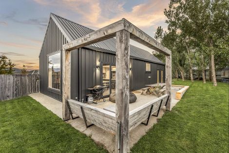 Photo of property in 19 Grandview Road, Lake Hawea, 9382