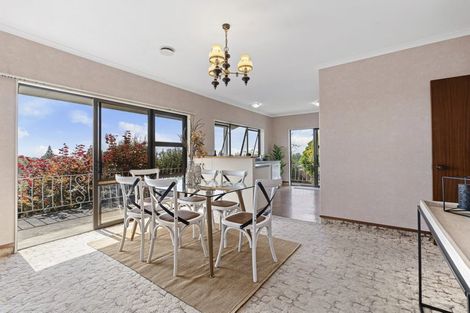 Photo of property in 11 Kellyville Heights, Merrilands, New Plymouth, 4312