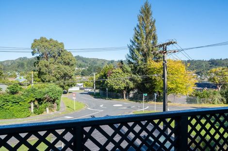 Photo of property in 35 Kairimu Street, Stokes Valley, Lower Hutt, 5019