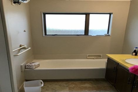 Photo of property in 125 Mark Avenue, Grenada Village, Wellington, 6037