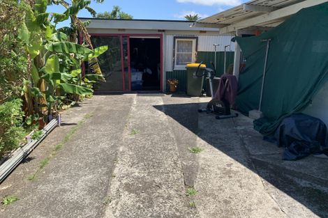 Photo of property in 28 Cottingham Crescent, Mangere East, Auckland, 2024