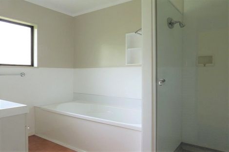 Photo of property in 8 Graham Street, One Tree Point, 0118