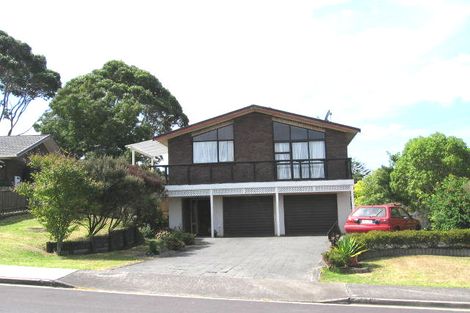 Photo of property in 23 Ronald Macken Place, Windsor Park, Auckland, 0632