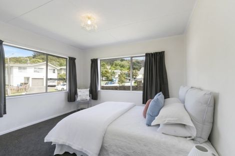 Photo of property in 4 Bexley Grove, Wainuiomata, Lower Hutt, 5014