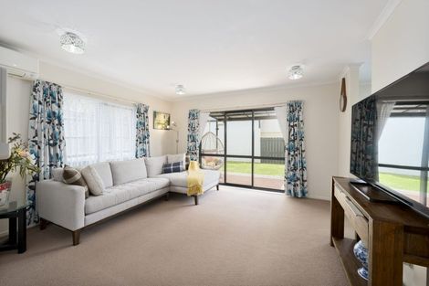 Photo of property in 6 Newfound Way, Glen Eden, Auckland, 0602