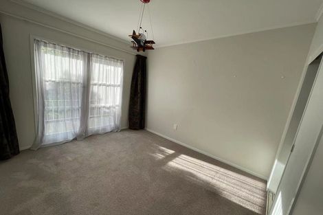 Photo of property in 54 Ravenwood Drive, Forrest Hill, Auckland, 0620