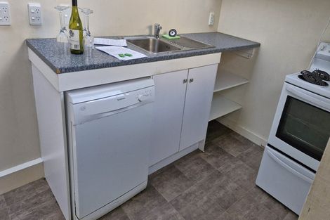 Photo of property in 2/112 Dowse Drive, Maungaraki, Lower Hutt, 5010