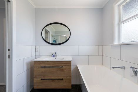 Photo of property in 25 Battersea Place, Roslyn, Palmerston North, 4414