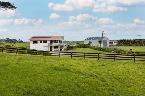 Photo of property in 106 Rehutai Road, Baylys Beach, Dargaville, 0377