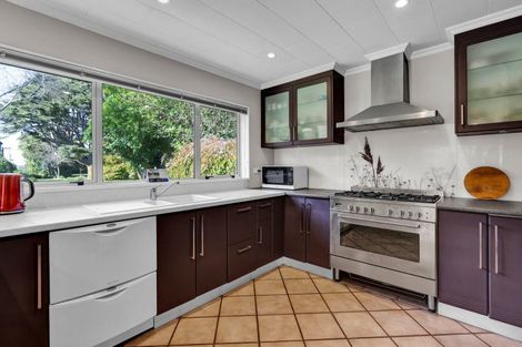 Photo of property in 120 Paraite Road, Paraite, New Plymouth, 4373