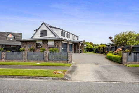 Photo of property in 11 County Drive, Hawera, 4610