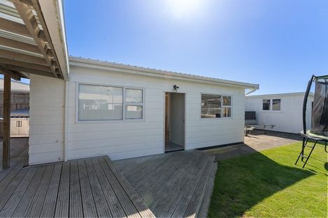 Photo of property in 4 Robert Mckeen Street, Otaki Beach, Otaki, 5512