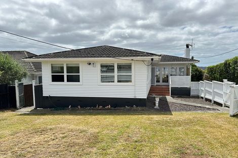 Photo of property in 1/99 Rangatira Road, Beach Haven, Auckland, 0626