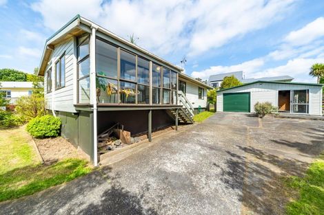 Photo of property in 22 Whitechapel Grove, Stokes Valley, Lower Hutt, 5019