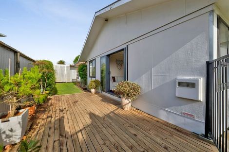 Photo of property in 16 Ponderosa Place, Opunake, 4616