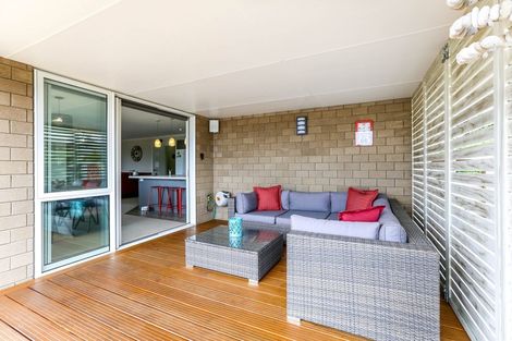 Photo of property in 86 Karamea Street, Whalers Gate, New Plymouth, 4310
