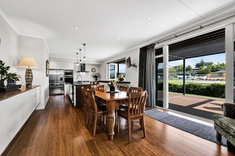 Photo of property in 18 Te Arakete Place, Hurworth, New Plymouth, 4310