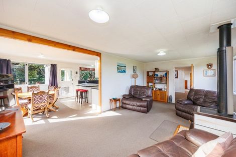 Photo of property in 1366 Rangiotu Road, Tiakitahuna, Palmerston North, 4477