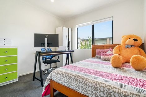 Photo of property in 16 Pangu Way, Mangere, Auckland, 2022