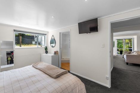 Photo of property in 107 Tiroroa Avenue, Te Atatu South, Auckland, 0610