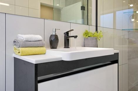 Photo of property in 38 Vinistra Road, Kumeu, 0810