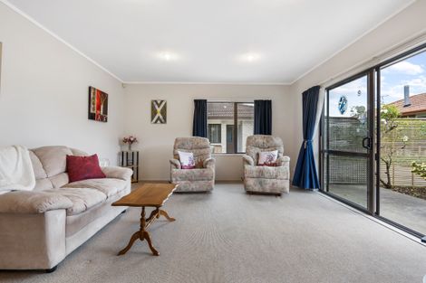 Photo of property in 96a Collingwood Road, Waiuku, 2123