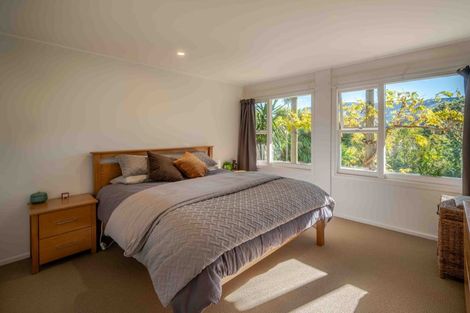 Photo of property in 22 Bayview Crescent, Duvauchelle, 7581