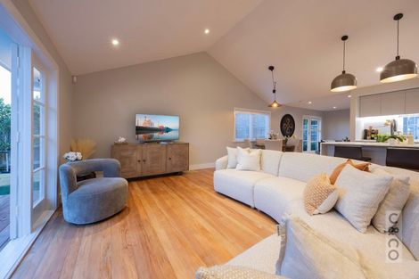 Photo of property in 2 Queen Street, Riverhead, 0820