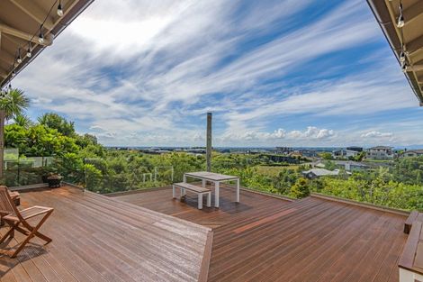 Photo of property in 117 Ruapehu Drive, Fitzherbert, Palmerston North, 4410