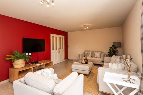 Photo of property in 1 Henridge Place, Avonhead, Christchurch, 8042