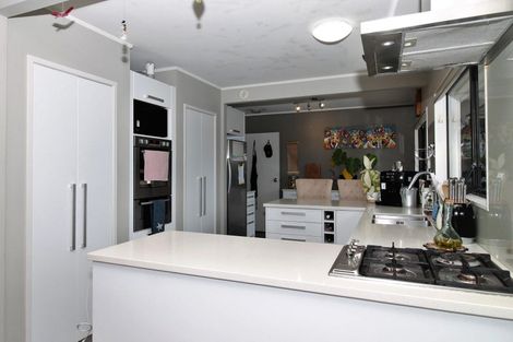 Photo of property in 8 La Perouse Street, Botany Downs, Auckland, 2010