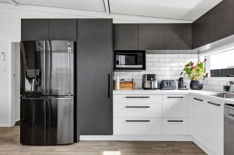 Photo of property in 24 Tukapa Street, Westown, New Plymouth, 4310