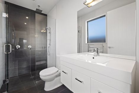 Photo of property in 12 Magnetic Place, Cromwell, 9310