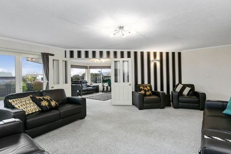 Photo of property in 142 Hagart-alexander Drive, Mosgiel, 9024