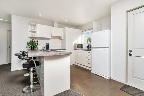 Photo of property in 3/57 Gladstone Road, Northcote, Auckland, 0627