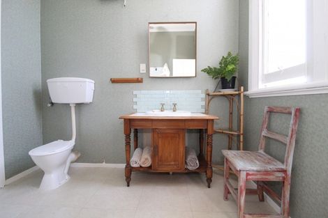 Photo of property in 66 Timaru Road, Waimate, 7924