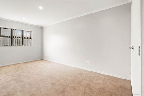 Photo of property in 15a Seaward Place, Wattle Downs, Auckland, 2103