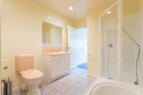 Photo of property in 12/16 Vinograd Drive, Te Atatu Peninsula, Auckland, 0610