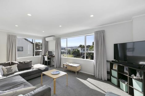 Photo of property in 10 Bowline Place, Whitby, Porirua, 5024
