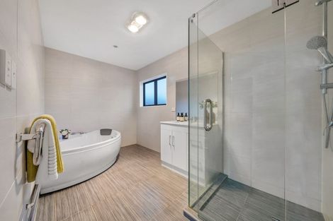 Photo of property in 29 Midhurst Avenue, Henderson, Auckland, 0612