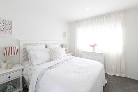 Photo of property in 90c Seymour Road, Sunnyvale, Auckland, 0612