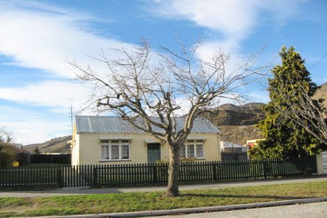 Photo of property in 17 Inniscort Street, Cromwell, 9310