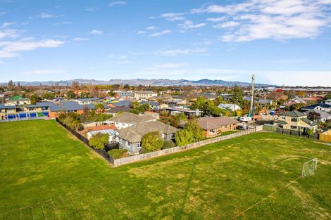 Photo of property in 32 Vagues Road, Northcote, Christchurch, 8052