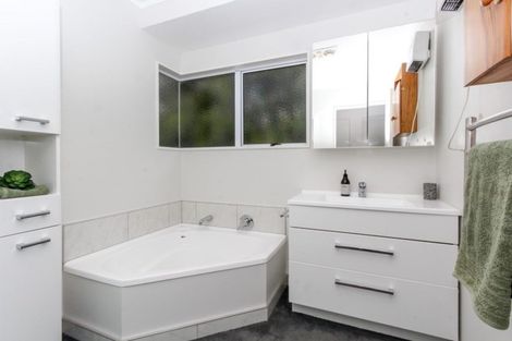 Photo of property in 8b Whiteley Street, Moturoa, New Plymouth, 4310