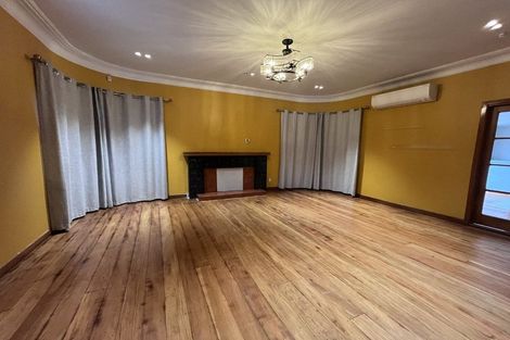 Photo of property in 552 Swanson Road, Ranui, Auckland, 0612